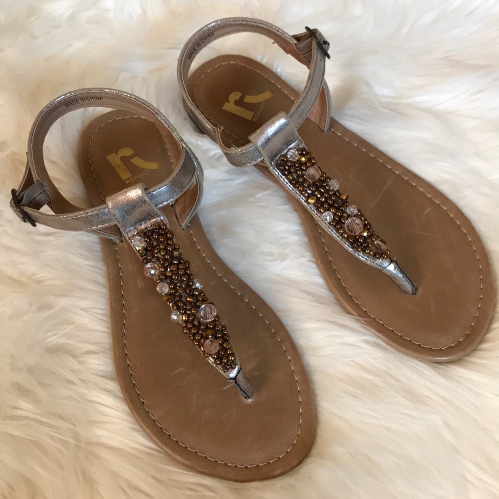 NEW! Report beige beaded thong sandals size 7